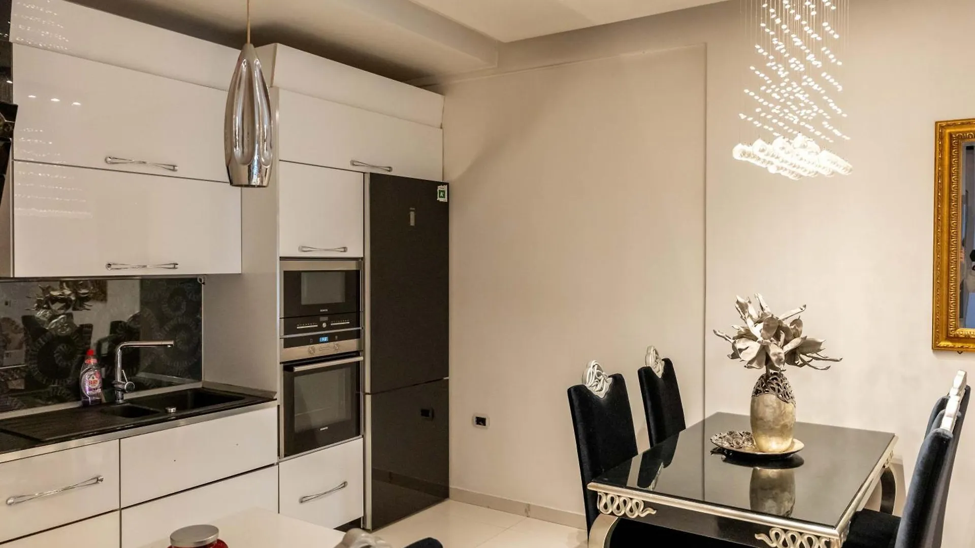 Tirent Apartment-Spacious 2-Bedroom Stay In Delijorgji Tirana