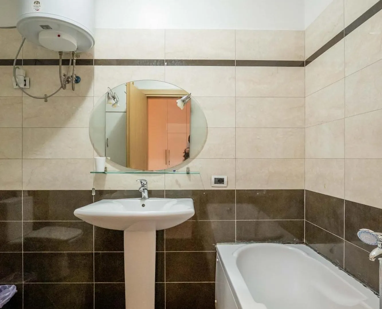 Tirent Apartment-Spacious 2-Bedroom Stay In Delijorgji Tirana Albania