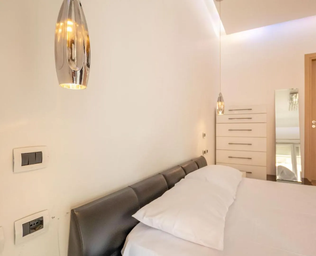 Tirent Apartment-Spacious 2-Bedroom Stay In Delijorgji Tirana 0*,